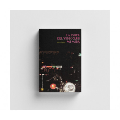 La chica del Videoclub me mira