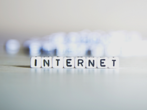 Descubre las ventajas de utilizar los recursos TIC en el aula.